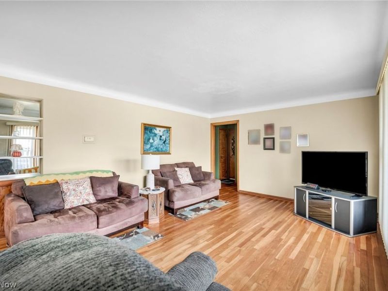 6621 Indiana Avenue, Mayfield Heights, OH 44124 Photo 7