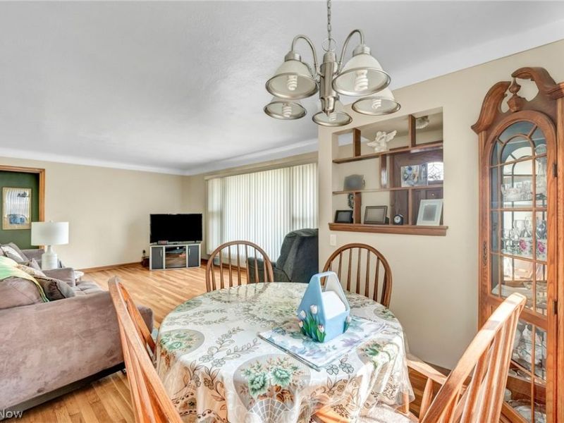 6621 Indiana Avenue, Mayfield Heights, OH 44124 Photo 9
