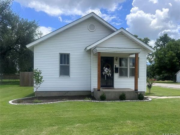803 E Kathleen Street, Sikeston, MO 63801