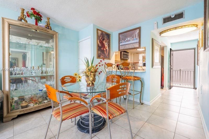 9917 W Okeechobee Rd, Unit 3-306, Hialeah Gardens, FL 33016 Photo