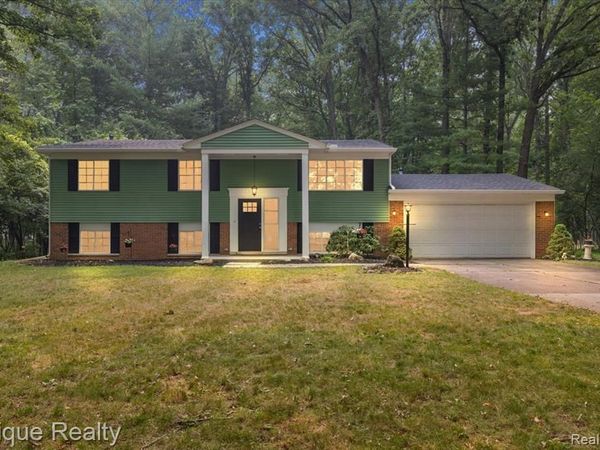 25154 Westmoreland Drive, Farmington Hills, MI 48336