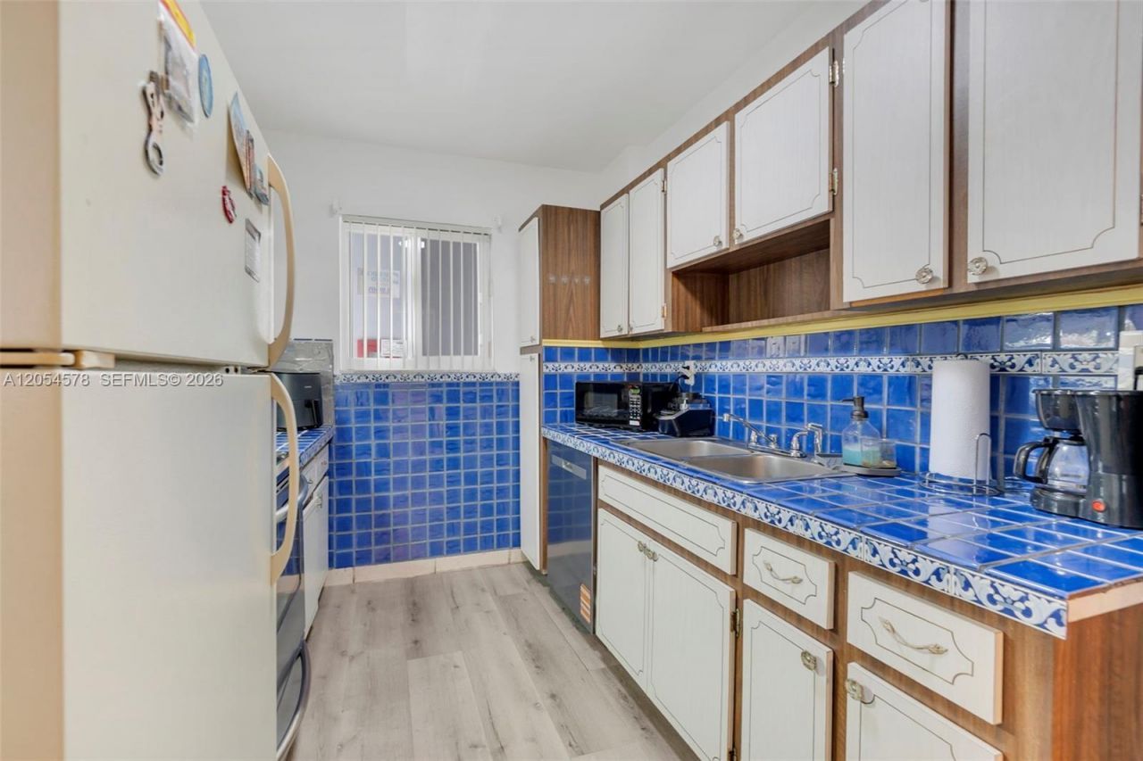 900 SW 84th Ave , Unit 412A, Miami, FL 33144 Photo