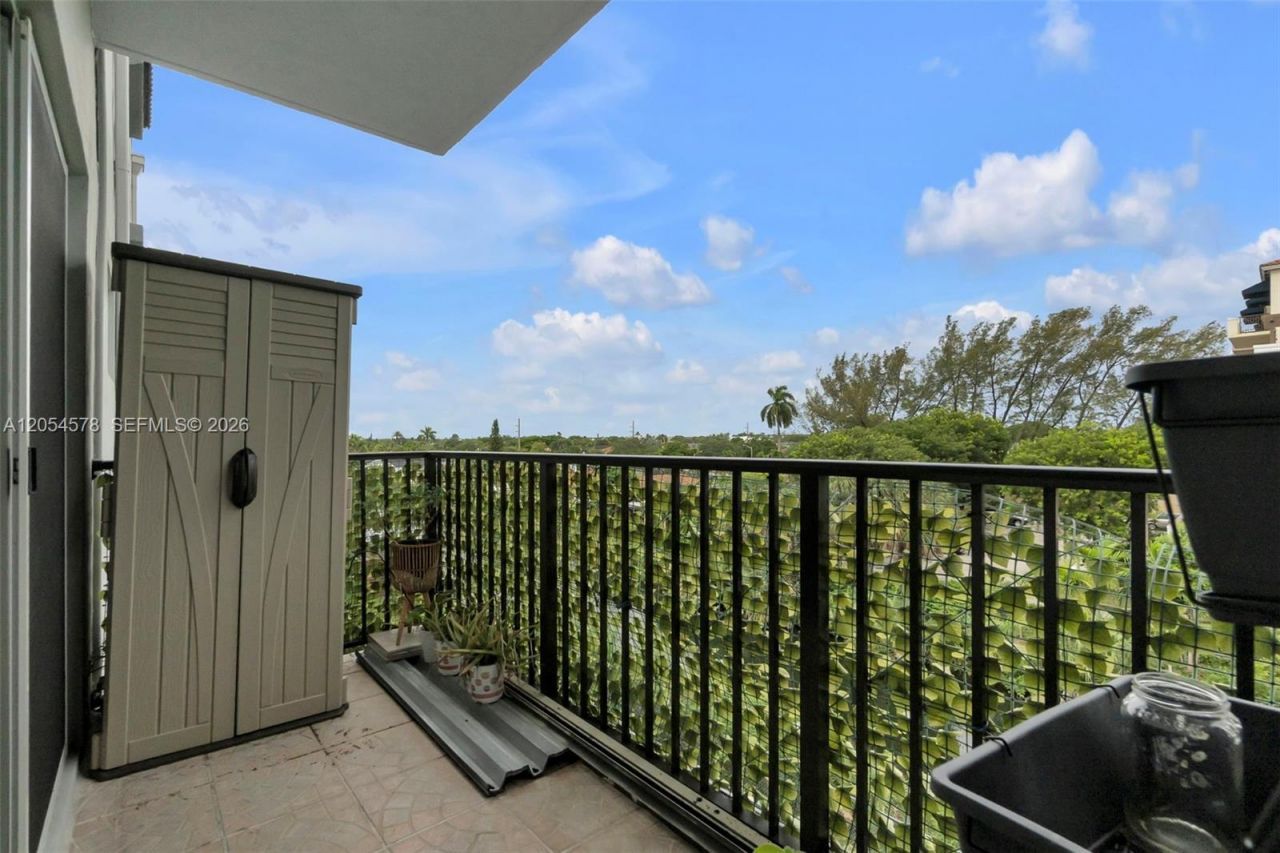 900 SW 84th Ave , Unit 412A, Miami, FL 33144 Photo