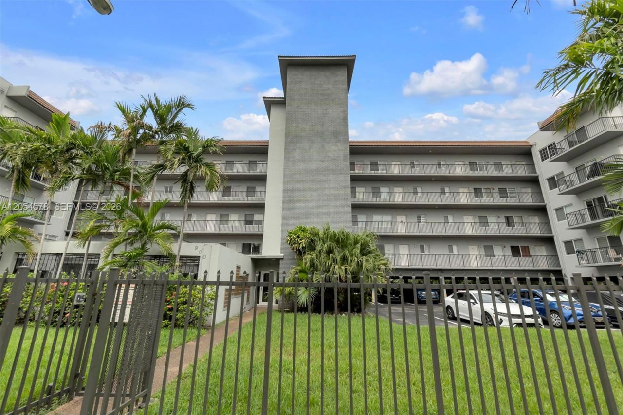 900 SW 84th Ave , Unit 412A, Miami, FL 33144 Photo