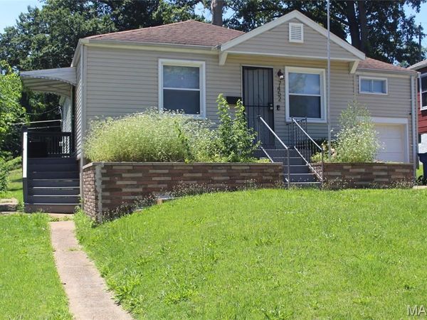 7452 Esterbrook Drive , St Louis, MO 63136