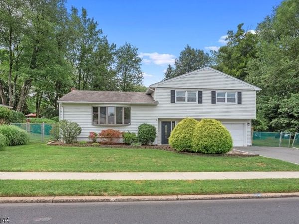 211 Park Ave, Emerson, NJ 07630