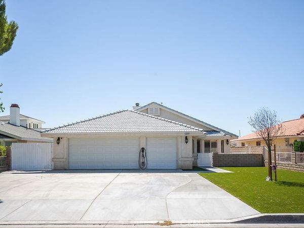 26249 Fleet Lane, Helendale, CA 92342