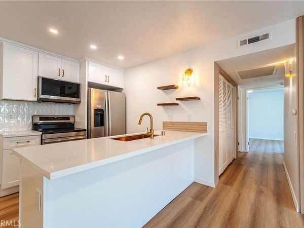 21951 Rimhurst Drive, Unit 202, Lake Forest, CA 92630