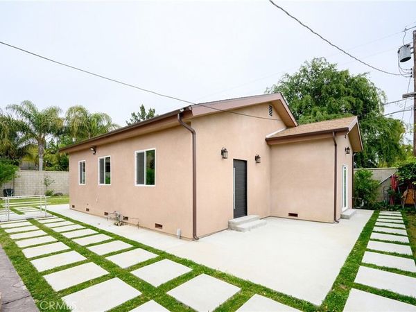 8806 Enfield Avenue, Northridge, CA 91325