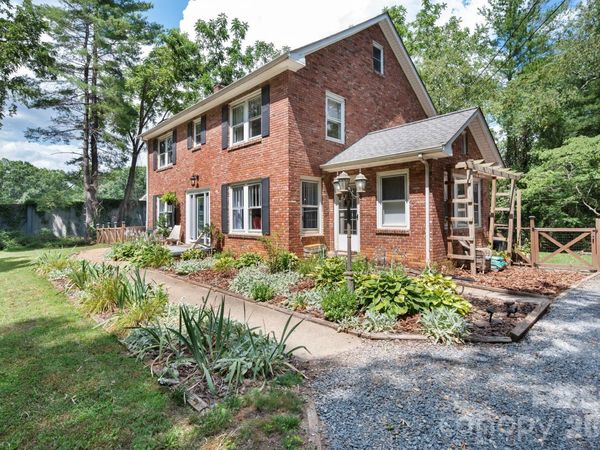 29 Chance Cove Lane, Asheville, NC 28806