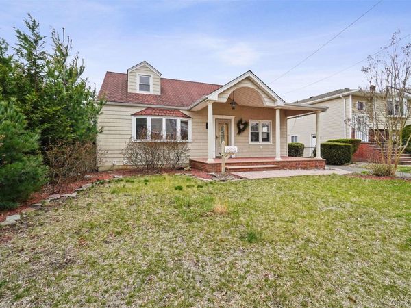 1670 Abby Road , Merrick, NY 11566