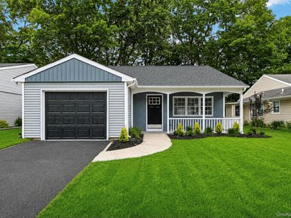 190 Canterbury Drive Ridge, NY 11961