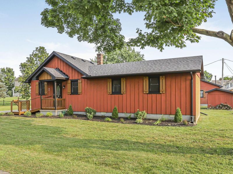 47 E Oak Street , Canal Winchester, OH 43110 Photo 1