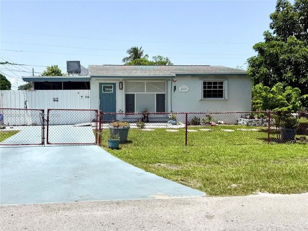 6237 SW 23rd St , Miramar, FL 33023
