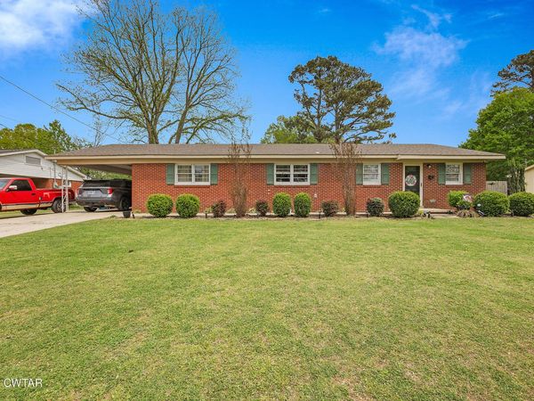 1307 Harbert Avenue, Trenton, TN 38382