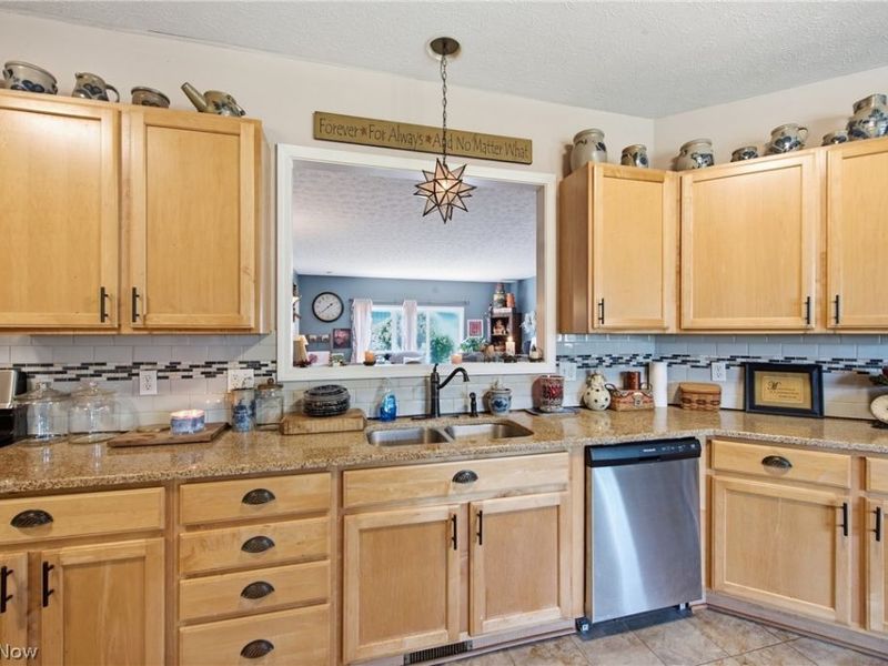 349 Springbrook Circle , Elyria, OH 44035 Photo 13