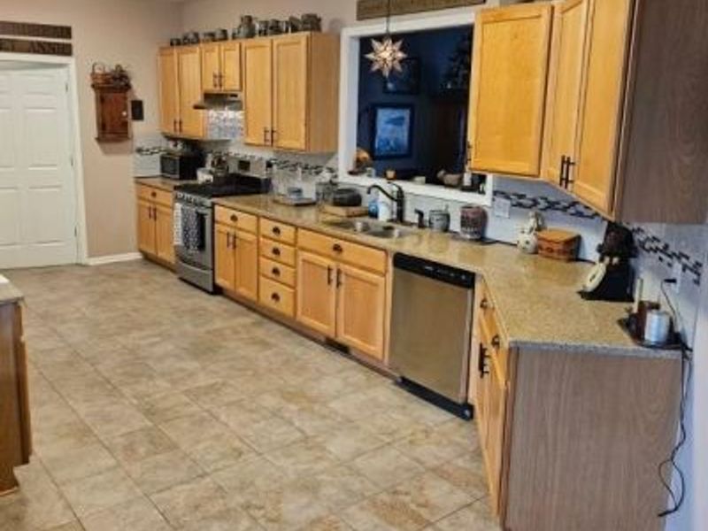 349 Springbrook Circle, Elyria, OH 44035 Photo 14
