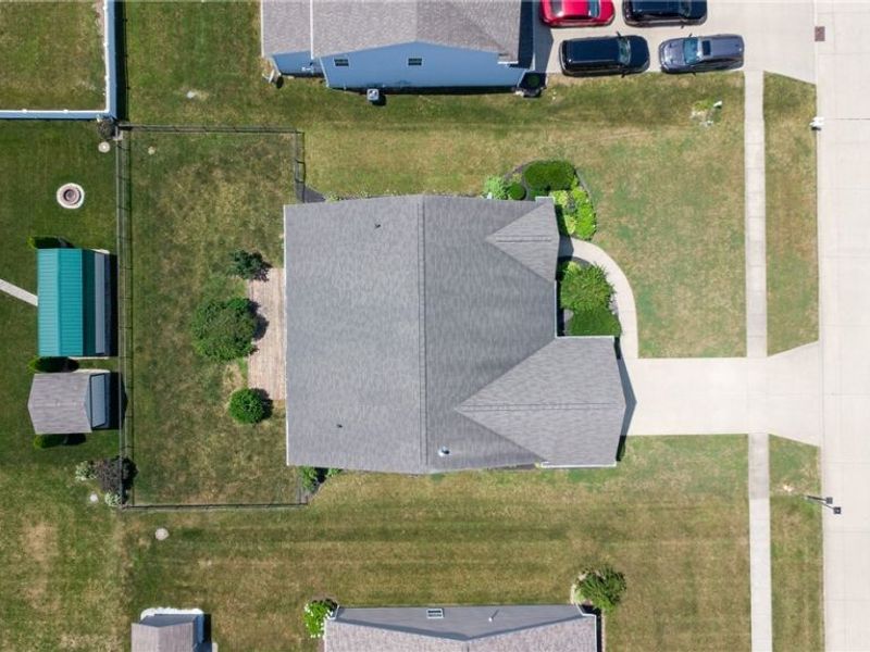 349 Springbrook Circle, Elyria, OH 44035 Photo 3