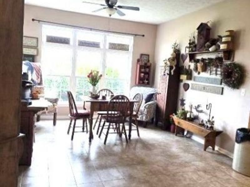 349 Springbrook Circle, Elyria, OH 44035 Photo 5