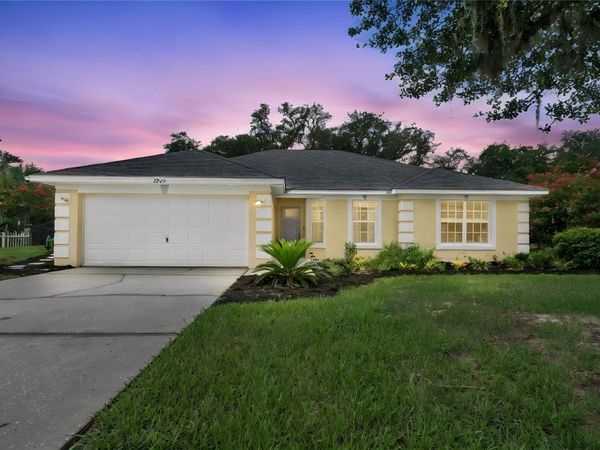 5945 WHITE TAIL LOOP , LAKELAND, FL 33811