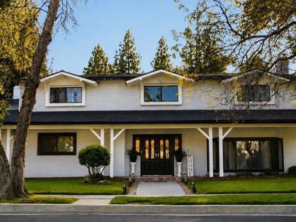 9725 Babbitt Avenue, Northridge, CA 91325