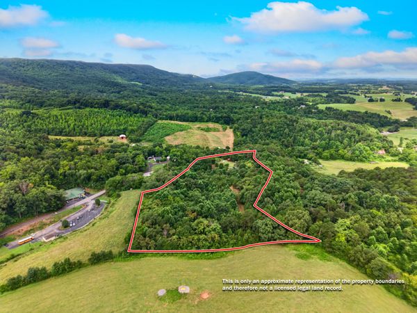 420 Blowing Cave Road, Sevierville, TN 37876