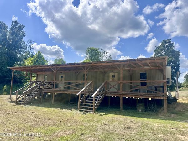 1884 County Rd. 9 , Winona, MS 38967