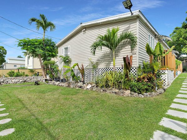 915 Plantation Road, KEY LARGO, FL 33037