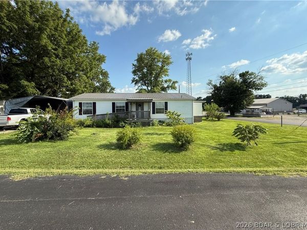 244 W Saline St, Tipton, MO 65081