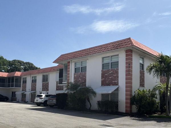 3550 NW 8TH Avenue, Unit 312, Pompano Beach, FL 33064