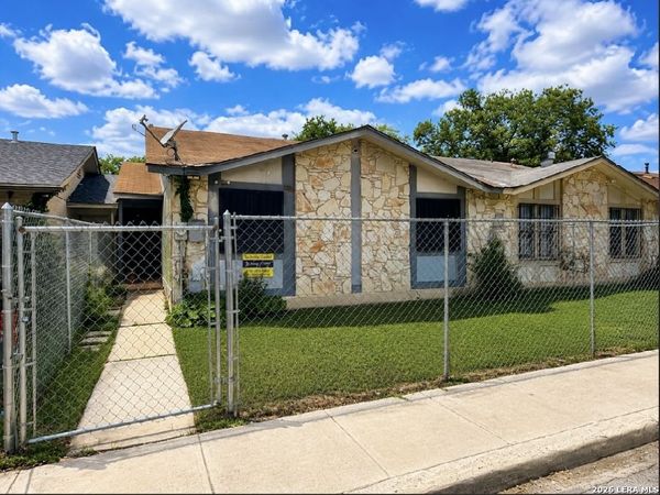 8013 Chipping, San Antonio, TX 78239