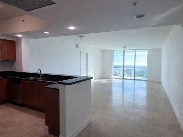 14951 ROYAL OAKS Lane, Unit 1607, North Miami, FL 33181