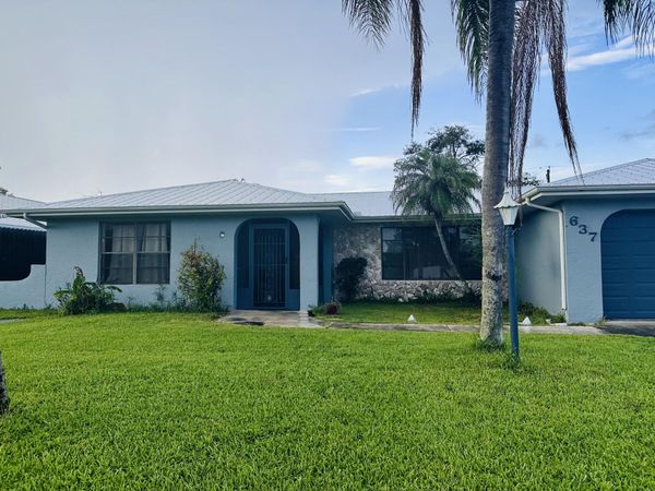 637 SE THORNHILL Drive, Port St. Lucie, FL 34983