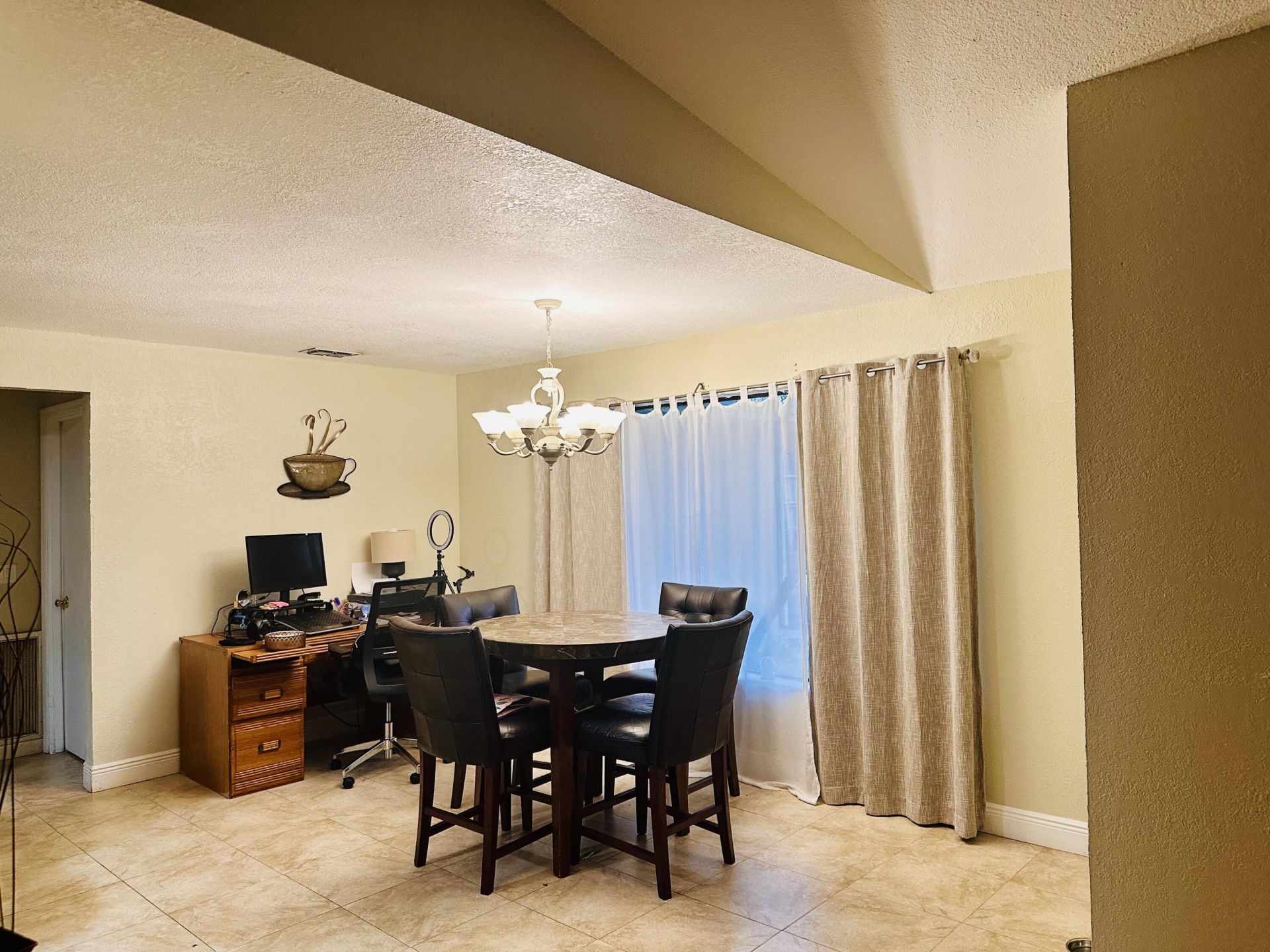 637 SE Thornhill Drive, Port Saint Lucie, FL 34983 Photo
