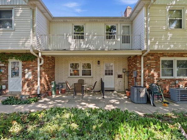 5069 W Colonial COURT, Greenfield, WI 53220