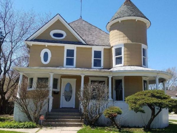 472 N Spring Street , Elgin, IL 60120