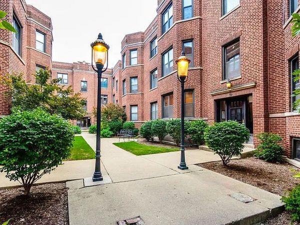 903 W Cornelia Avenue, Unit 3N, Chicago, IL 60657