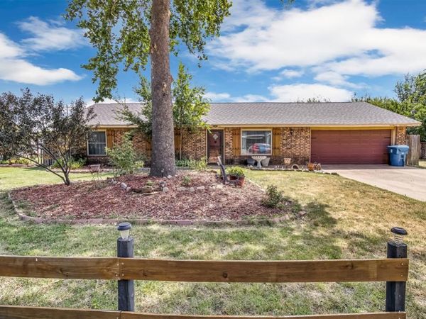 404 SW 1st Street, Tuttle, OK 73089