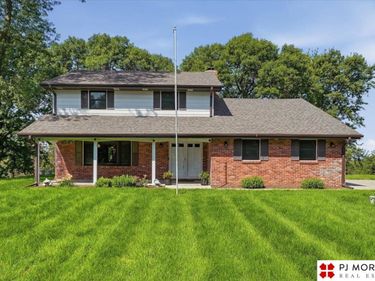 11011 Cromwell Drive, Lincoln, NE 68516