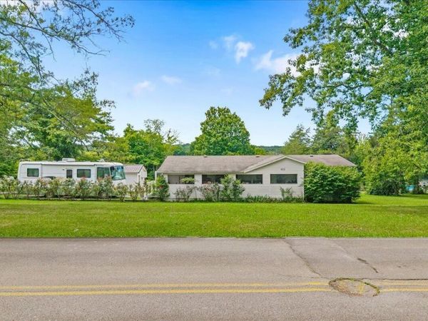 955 N Main Street , Decatur, TN 37322