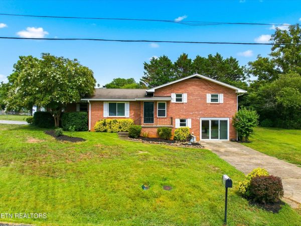 303 Scott Street St , Athens, TN 37303