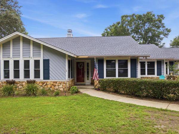 406 Greenwood Way, Niceville, FL 32578