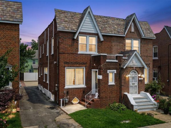 9431 239th Street , Floral Park, NY 11001