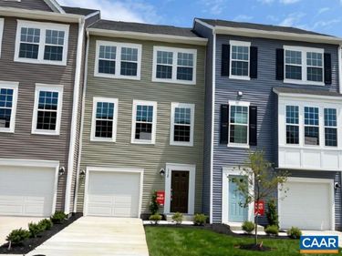 112 OAKSHIRE CT, Waynesboro, VA 22980