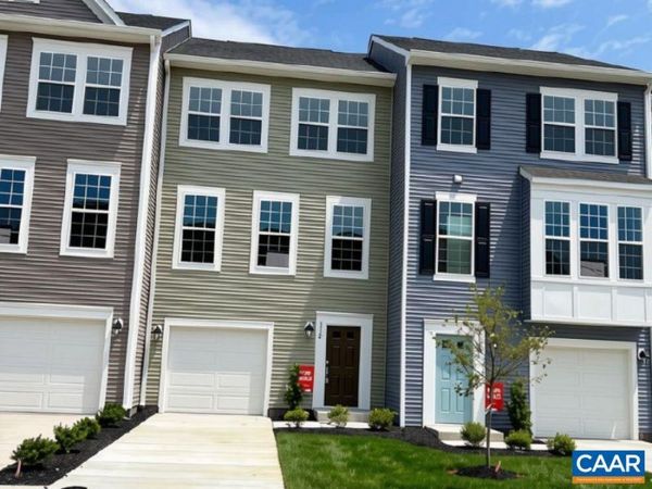 112 OAKSHIRE CT, Waynesboro, VA 22980
