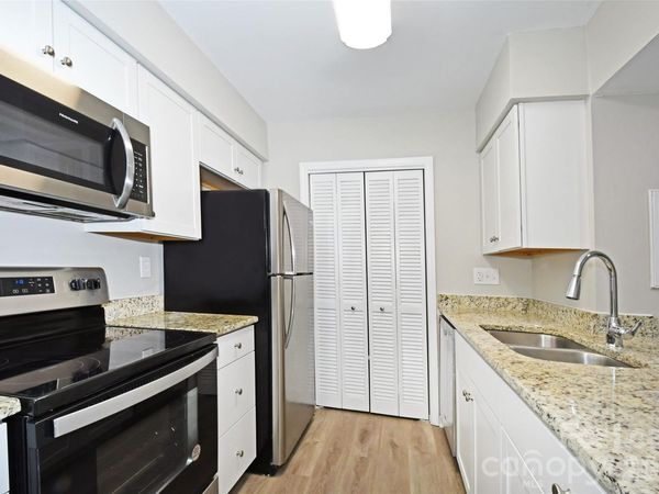 11185 Harrowfield Road , Charlotte, NC 28226