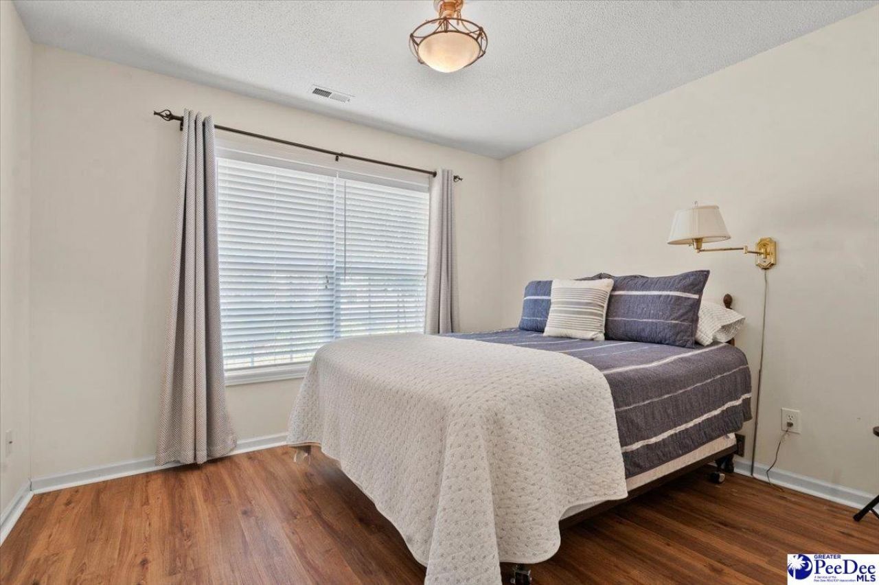 2273 Inverness Dr. Photo 8