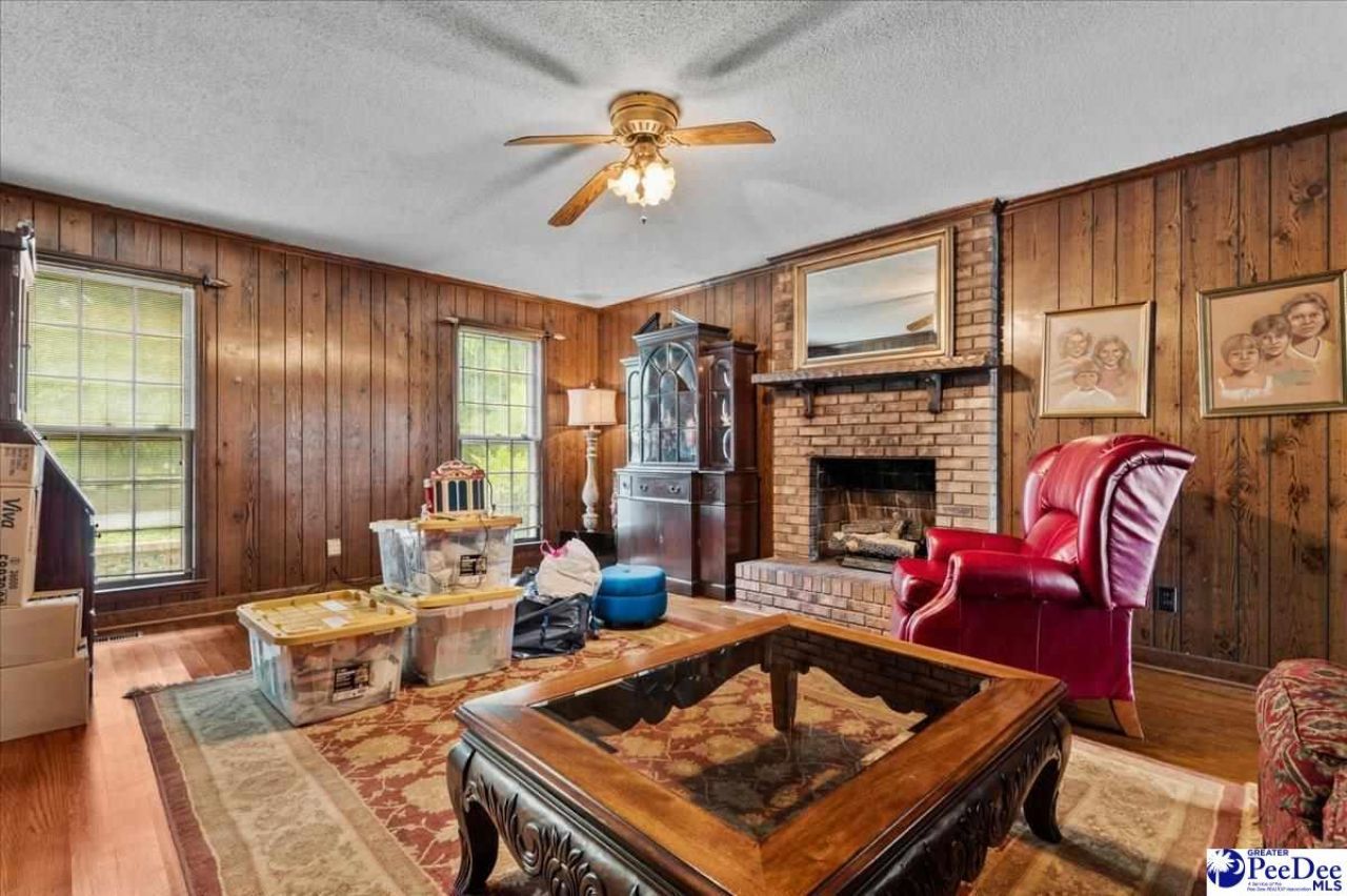 2330 S Hallmark Dr. Photo 12