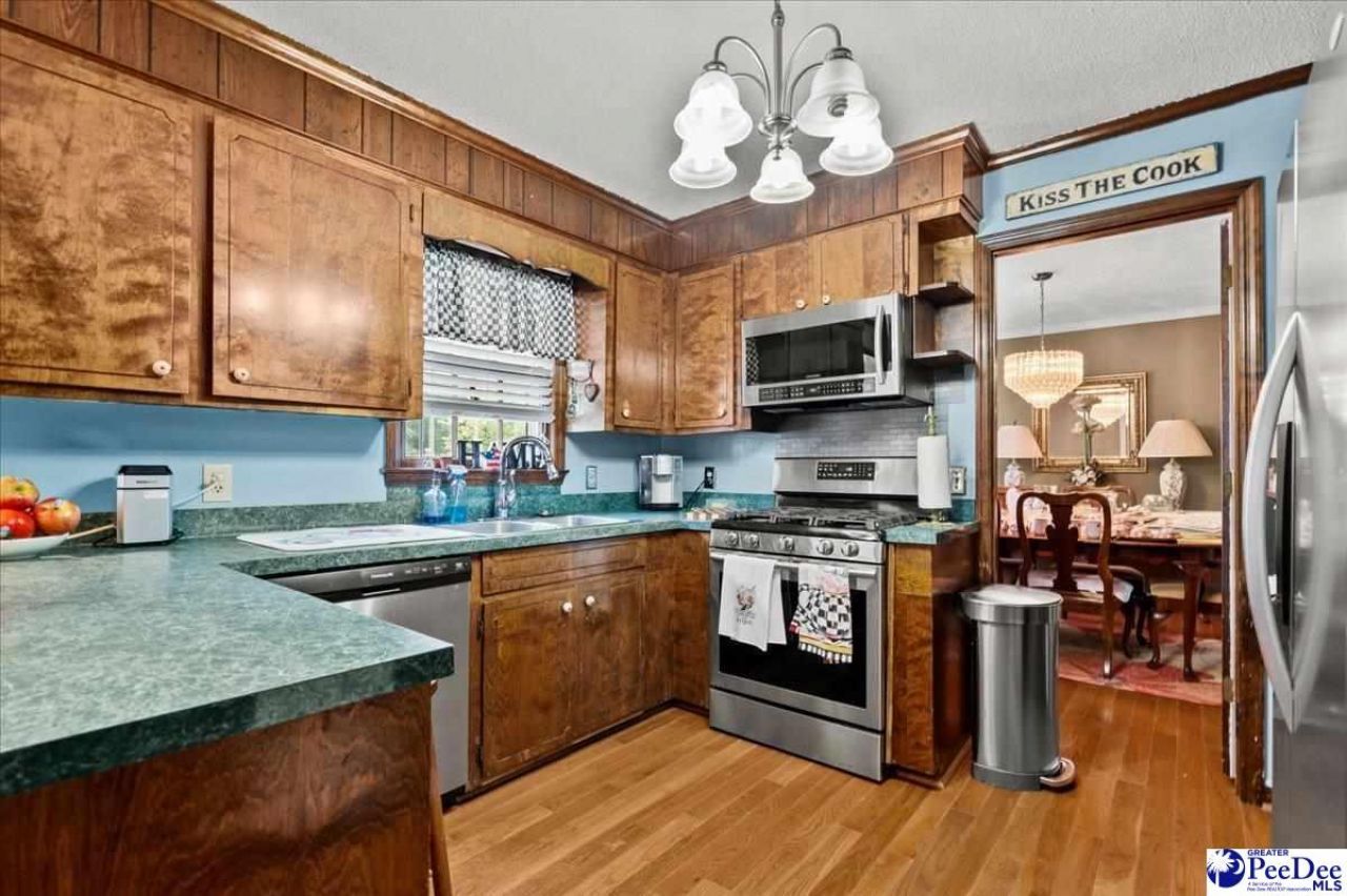 2330 S Hallmark Dr. Photo 16