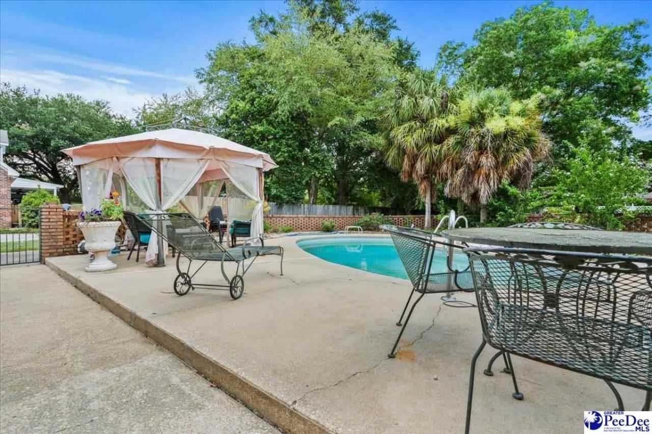 2330 S Hallmark Dr. Photo 35